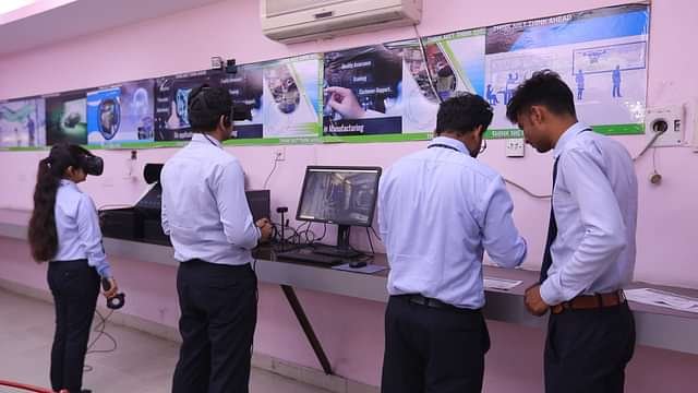 Noida_Institute_of_Engineering_&_Technology